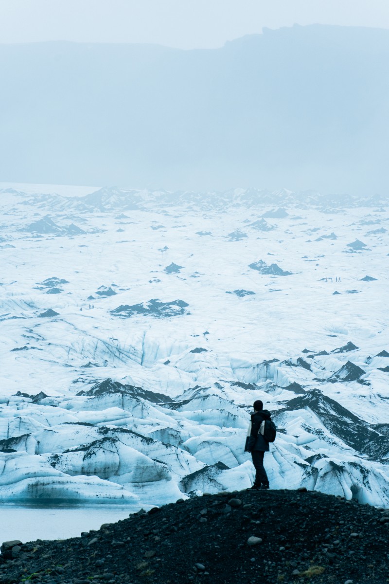 Frente a la inmensidad del glaciar Sólheimajökull
