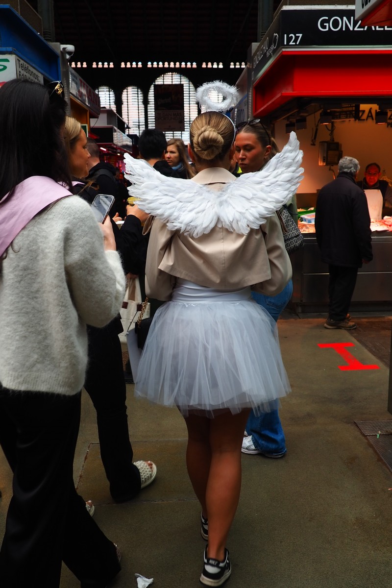 Un ángel blanco en el mercado
