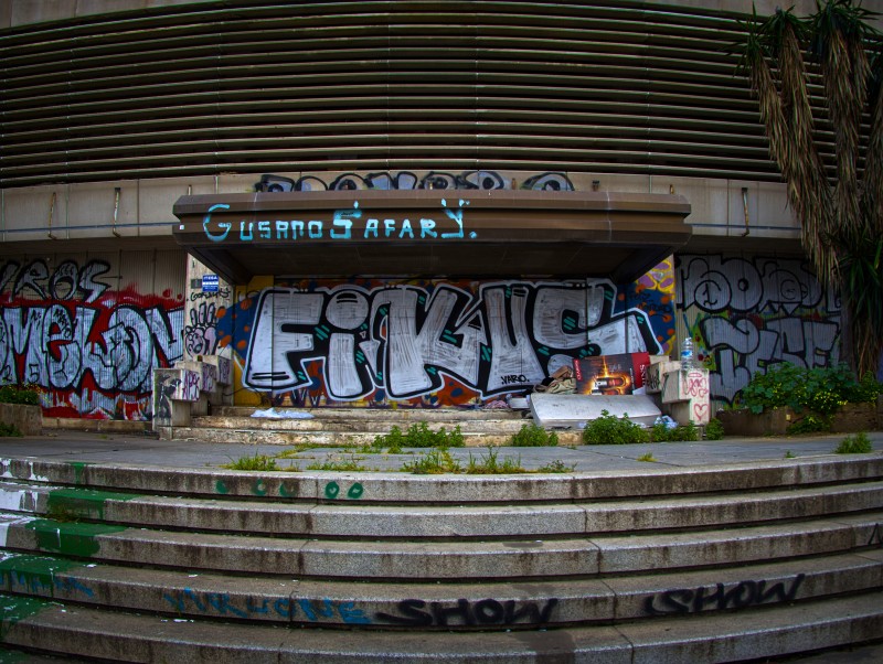 Edificio olvidado, vidas olvidadas