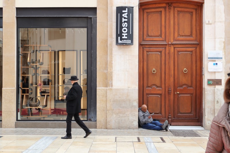 Dos mundos separados por un escaparate