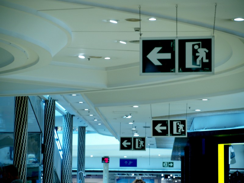 La salida a la izquierda