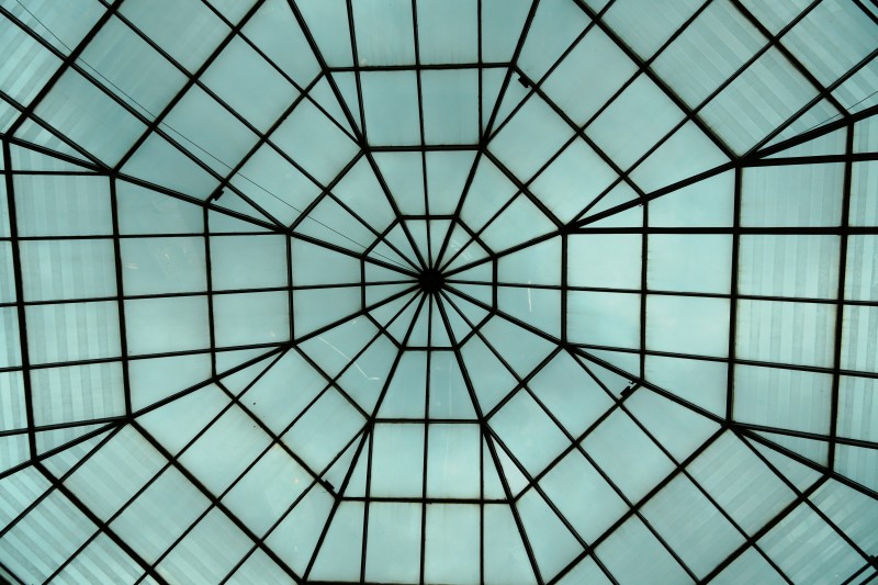 Arquitectura en el Centro Comercial Rosaleda.