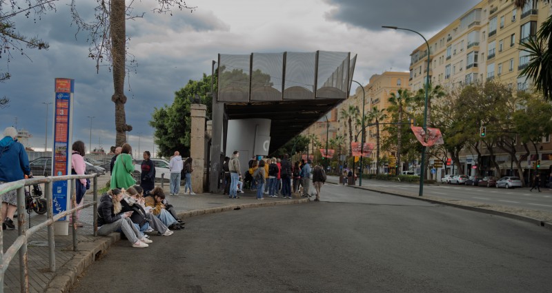 Para la espera, el móvil.