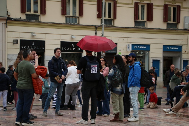 Cambiando las bolas por los paraguas rojos