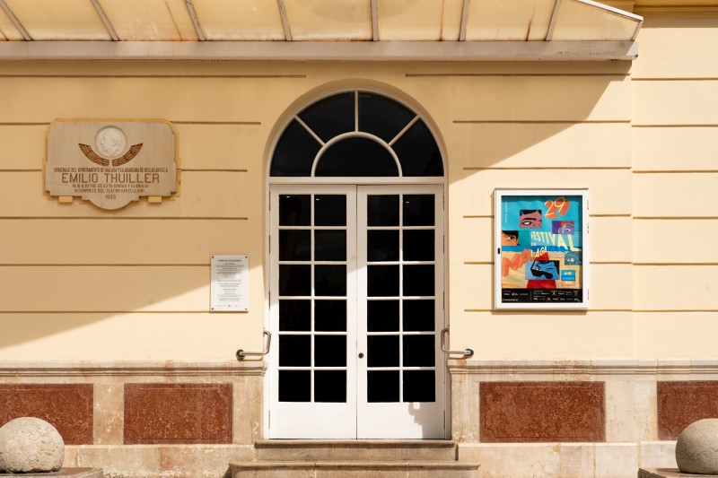 Luces y líneas en el teatro