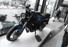 La moto azul