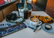 Cafe, churros y un buen periódico