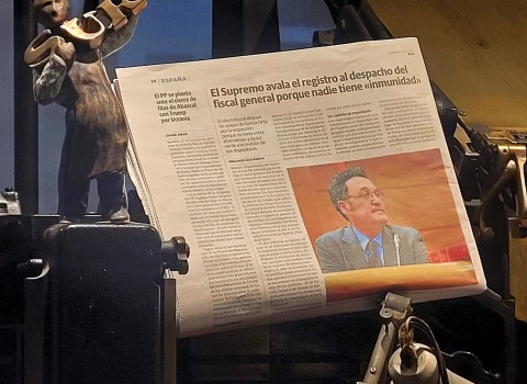 Caiga quien Caiga...