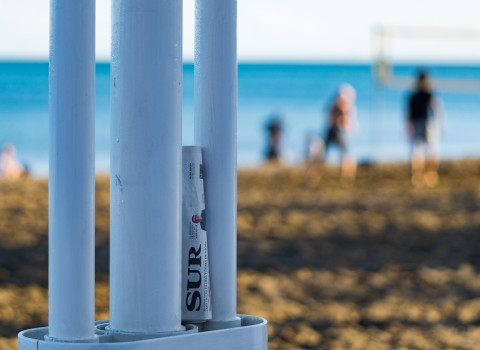 también en la playa