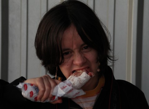 Cuando El Hambre Ruge El Instinto Responde