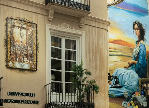 Arte y Tradición en la Plaza de San Ignacio